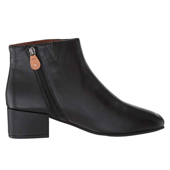 Gentle Souls by Kenneth Cole Women Ella Booties - Picture 3 of 3